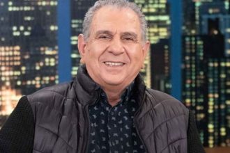 O Κώστας Καζάκας αποκάλυψε: «Μου έδωσαν κάτι πιο δυνατό, βγήκα στους δρόμους γυμνός»