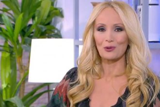 Ναταλί Κάκκαβα: «Στενοχωρήθηκα με την υποψία του Τριαντάφυλλου ότι εγώ θα είχα σκοπό να πάρω οποιοδήποτε ρόλο»