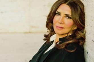 Μιμή Ντενίση: Όλη μου την καριέρα την έχω περάσει με πόλεμο