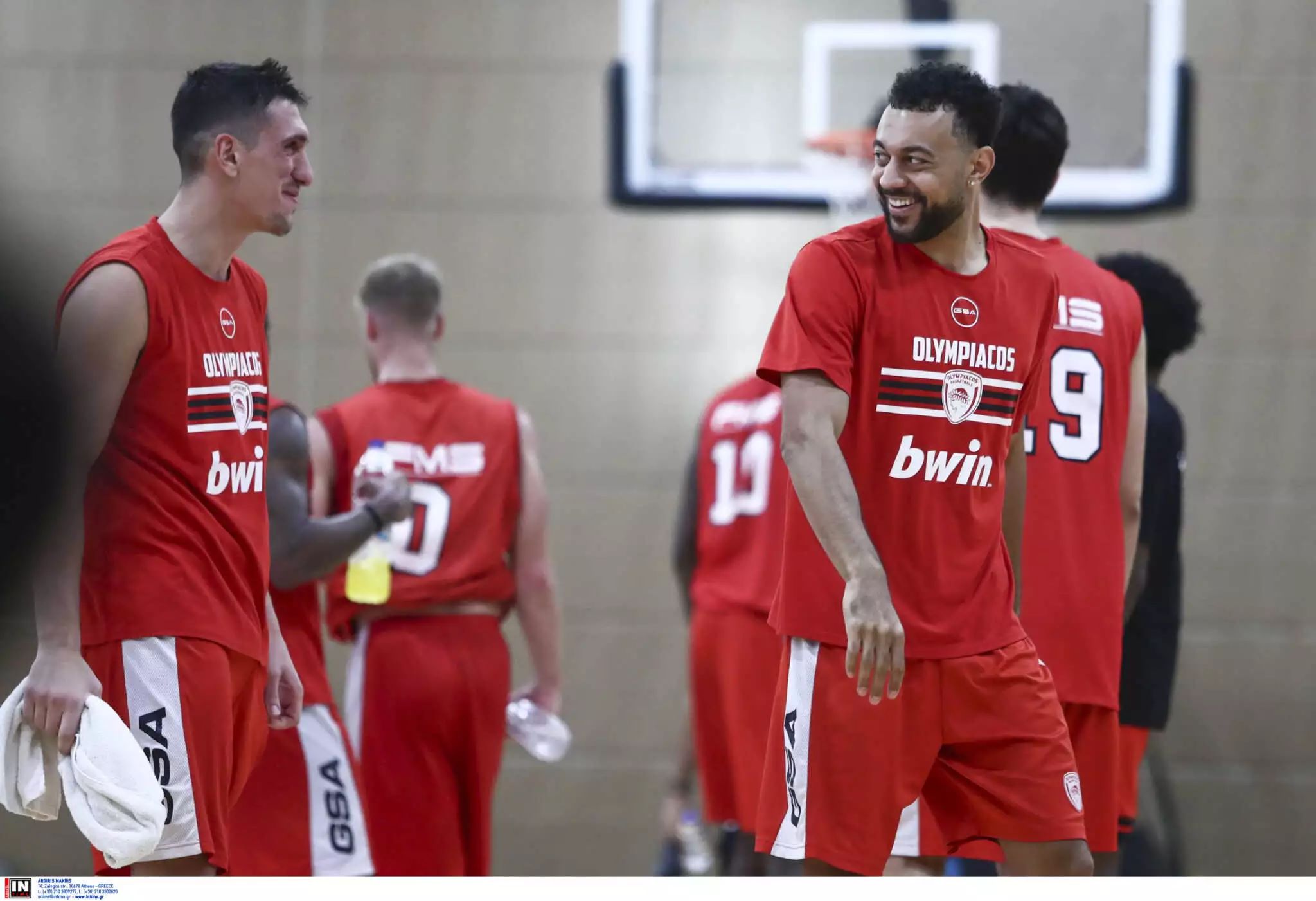 O Oλυμπιακός επικράτησε της Αρμάνι Μιλάνο σε φιλικό τριών δεκαλέπτων