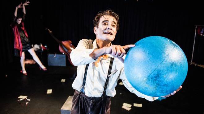 Περιοδεύων Θίασος στο Επίκεντρο+