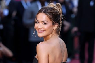 Ρίτα Όρα: «Θεό του σεξ» χαρακτήρισε τον άντρα της σε τηλεοπτικό σόου