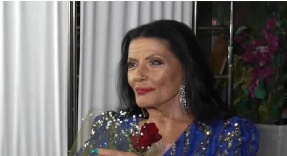 Ζωζώ Σαπουντζάκη: «Θέλω να έχω έναν σύντροφο, θέλω να είμαι ερωτευμένη και είμαι»