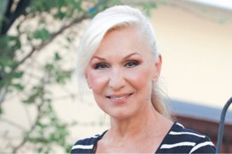 Σόφη Ζαννίνου: «Όνειρό μου, με ένα αυτοκινούμενο, να... κυνηγώ το καλοκαίρι»