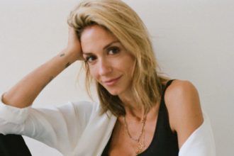 Συγκλονίζει η Σοφία Καρβέλα για την απεξάρτησή της από το αλκοόλ