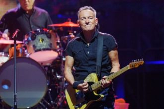 Ο Μπρους Σπρίνγκστιν ανέβαλε όλες τις συναυλίες του 2023