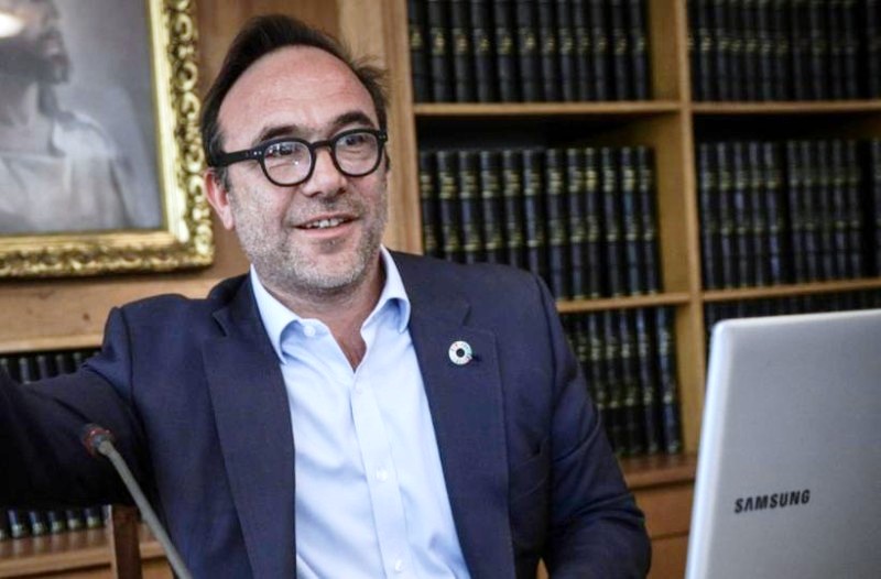 Ο Πέτρος Κόκκαλης σκέφτεται τη δημιουργία νέου κόμματος για την ευρωβουλή