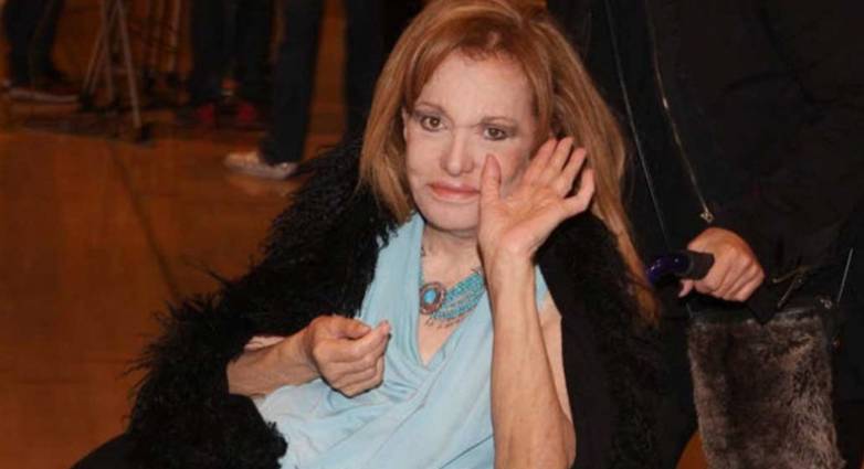 Δύσκολες ώρες για τη Μαίρη Χρονοπούλου – Για δεύτερο 24ωρο νοσηλεύεται διασωληνωμένη στη ΜΕΘ