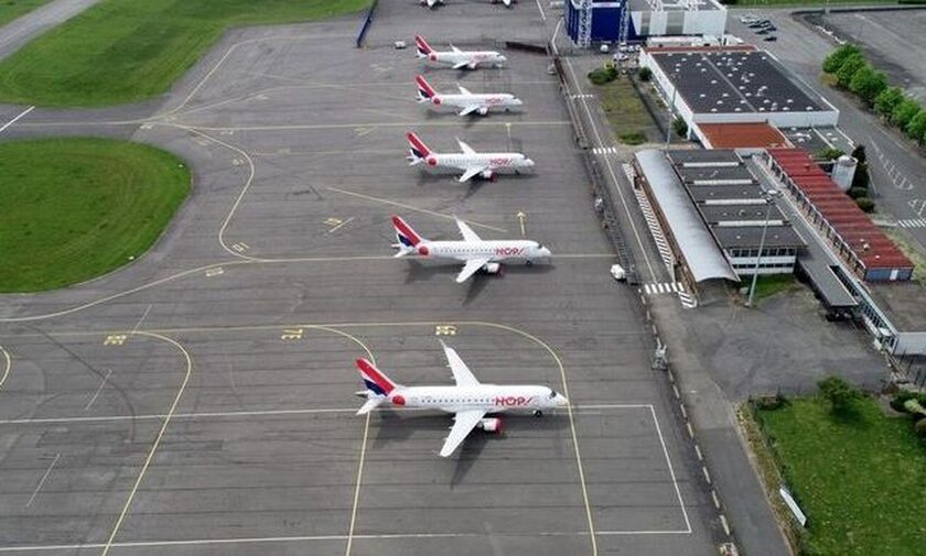 Νέες απειλές για βόμβες σε αεροδρόμια της Γαλλίας