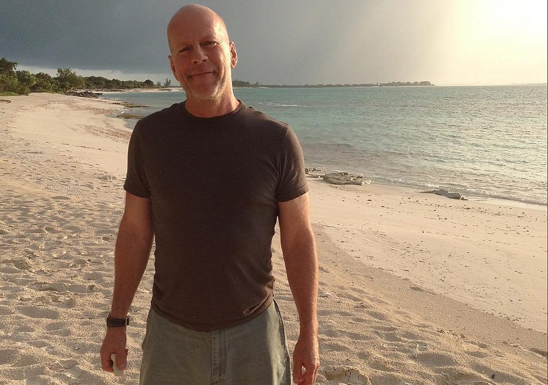 Bruce Willis: “Δεν μιλάει, αλλά εξακολουθεί να είναι ο ίδιος” - Τι αποκαλύπτει γνωστός σκηνοθέτης