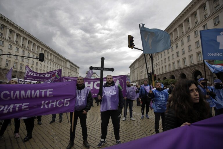Βουλγαρία: Συνεχίστηκαν για 5η ημέρα οι αποκλεισμοί δρόμων από τους απεργούς ανθρακωρύχους