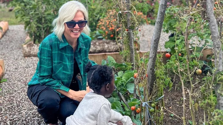 Η παλιά φωτογραφία που ανακάλυψε η Χριστίνα Κοντοβά στο πατρικό της