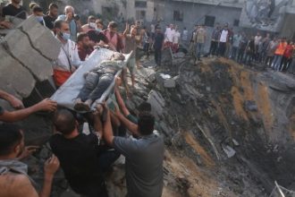 Γάζα: Ξεπέρασαν τους 8.000 οι νεκροί