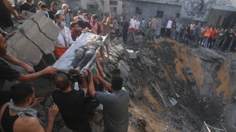 Γάζα: Ξεπέρασαν τους 8.000 οι νεκροί