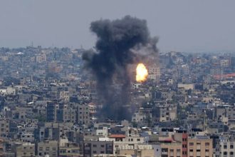 Πόλεμος στο Ισραήλ: Μεγάλη φωτιά στη Γάζα μετά από αεροπορική επιδρομή - Επικοινωνία Ερντογάν με τον επικεφαλής της Χαμάς - Με κομμένη την ανάσα παρακολουθεί ο κόσμος τις τραγικές εξελίξεις