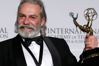 Ποιος είναι ο Τούρκος που θα υποδυθεί τον Αριστοτέλη Ωνάση στην ταινία «Maria» με την Αντζελίνα Τζολί