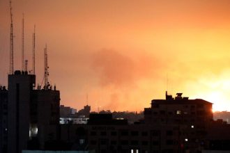 Γάζα: Δεύτερη νύχτα ανελέητων βομβαρδισμών