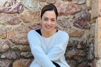 Συγκλονίζει η Ελένη Καρακάση: “‘Εκλαιγα και έλεγα στους γιατρούς ότι θέλω να γίνω η Ελένη που ήμουν πριν 1,5 χρόνο”