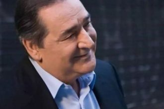 Ο Βασίλης Καρράς έκανε τηλεφωνική παρέμβαση στο Fame Story: «Είμαι εδώ»