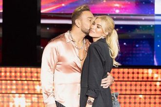 Κατερίνα Καινούργιου: Στο πλευρό του Νίκου Κοκλώνη στο Fame Story μετά τις φήμες περί κρίσης στη σχέση τους