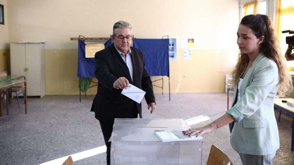 Ψήφισε ο Δημήτρης Κουτσούμπας - «Εκφράζουμε την καταδίκη μας στην αντιλαϊκή πολιτική»