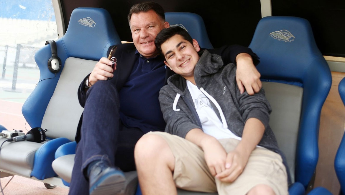 Αλέξης Κούγιας: Ερωτευμένος ο 21χρονος γιος του