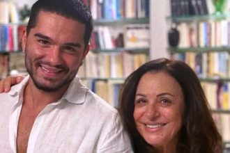 Χρήστος Μάστορας: Η συνάντηση με τη Χαρούλα Αλεξίου, τα γέλια και η συγκίνηση