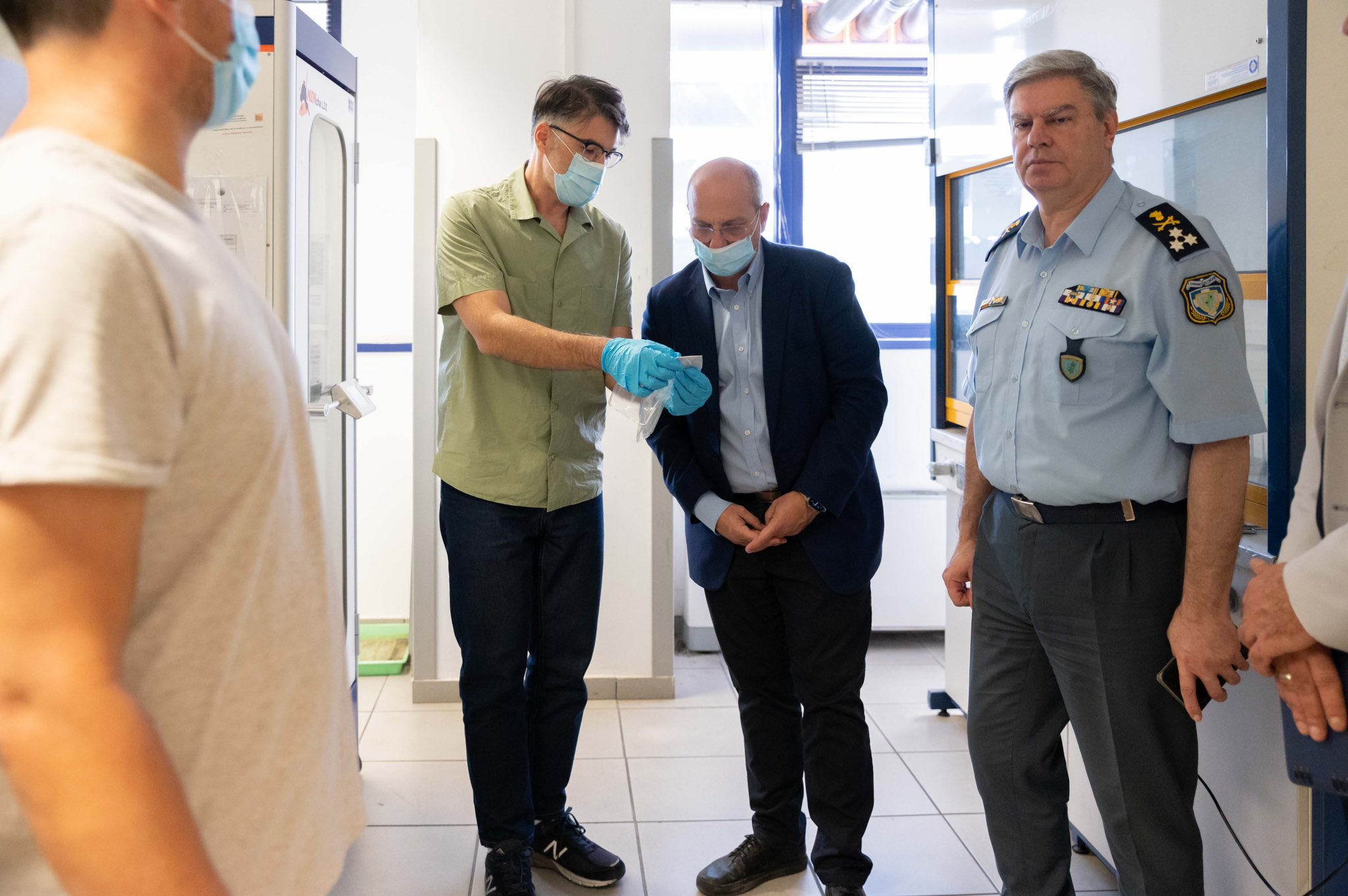 Επίσκεψη του Γ. Οικονόμου στη Διεύθυνση Εγκληματολογικών Ερευνών της ΕΛ. ΑΣ