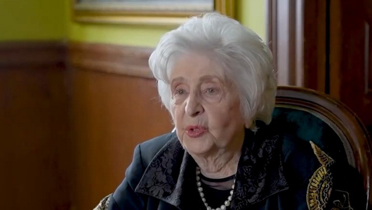 Έφη Παπαθεοδώρου: «Το καλοκαίρι σταμάτησε η καρδιά μου, έβαλα βηματοδότη»