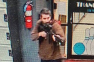 Μακελειό στο Μέιν: Ανθρωποκυνηγητό για τον ένοπλο που σκότωσε 22 ανθρώπους