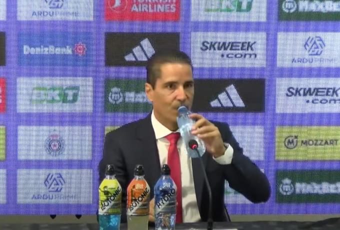 Απρόοπτο με Σφαιρόπουλο στη συνέντευξη Τύπου: Κόλλησε η φωνή του, το αντιμετώπισε με χιούμορ (ΒΙΝΤΕΟ)