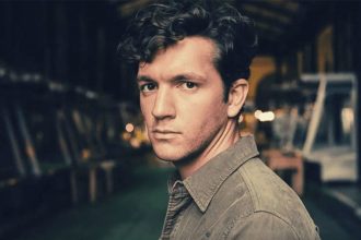 Μιχαήλ Ταμπακάκης για τα γυρίσματα στο «Ναυάγιο»: «Ήμασταν πολλές ώρες στην θάλασσα»