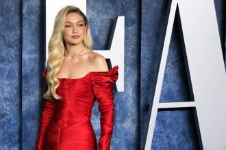 Τζίτζι Χαντίντ: Το μοντέλο με καταγωγή από την Παλαιστίνη αποδοκιμάζει την «τρομοκρατία σε βάρος αθώων» από τη Χαμάς