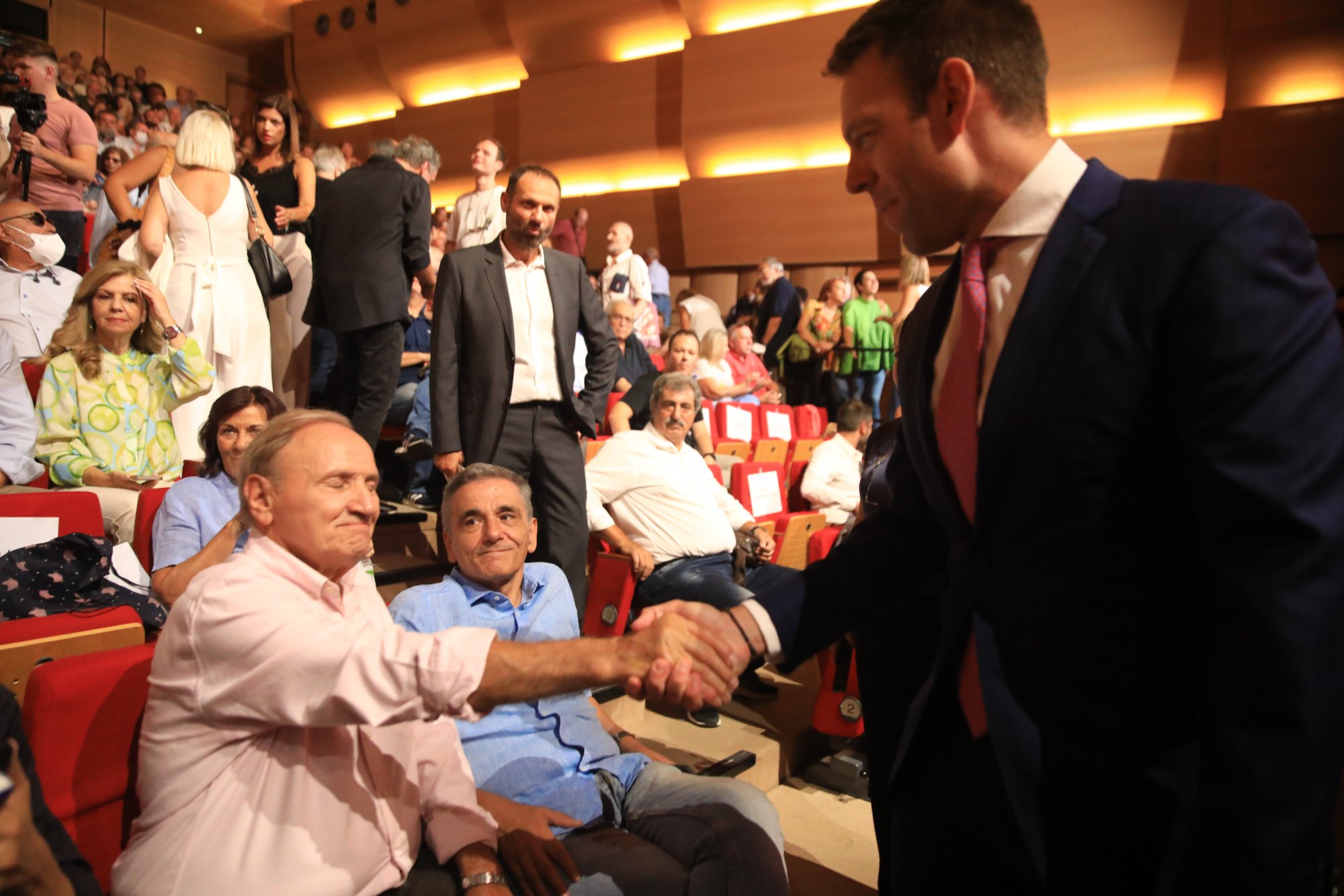 Στέφανος Τζουμάκας: Όσοι δεν έχουν αρχές, παίζουν διπλά παιχνίδια