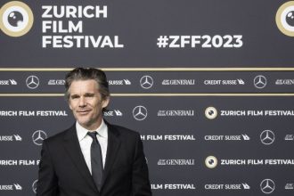 Ίθαν Χοκ: «Είναι εξαιρετικά εύκολο να σκηνοθετείς την κόρη σου, γιατί η αγάπη είναι εκεί»