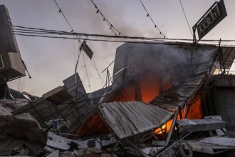 Το Ισραήλ βομβαρδίζει τη Γάζα και το Λίβανο