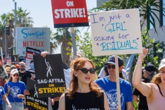 Απεργία τέλος στο Χόλιγουντ μετά από 118 ημέρες