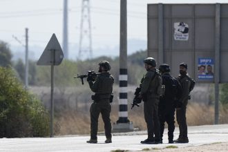 Σε ισχύ η κατάπαυση του πυρός στη Γάζα - Στις 16:00 η απελευθέρωση 13 γυναικών και παιδιών