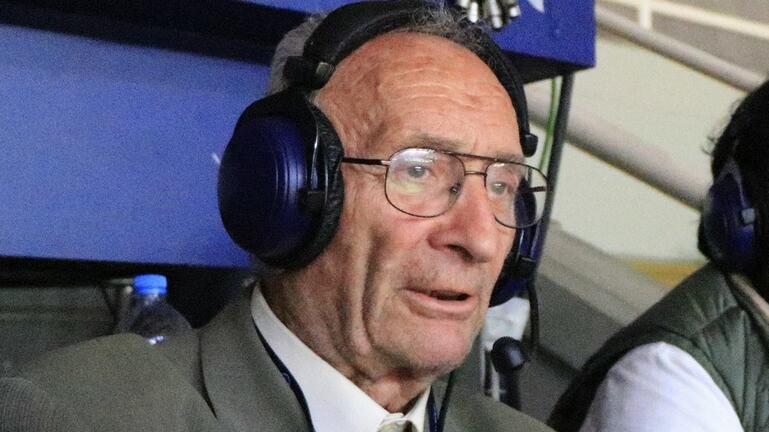 ΕΟΚ για Βασίλη Γεωργίου: Έμεινε στην ιστορία της ελληνικής ραδιοφωνίας αλλά και του αθλητισμού ως “η Βέμπο του μπάσκετ”