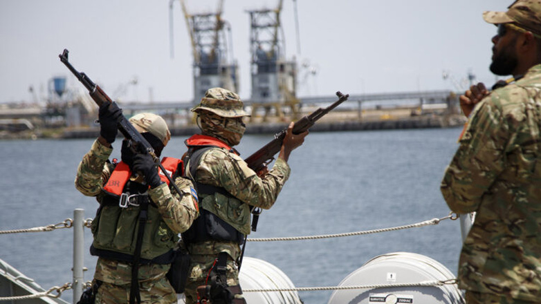 Σε Σομαλούς πειρατές αποδίδουν οι ΗΠΑ την επίθεση σε δεξαμενόπλοιο ανοιχτά της Υεμένης