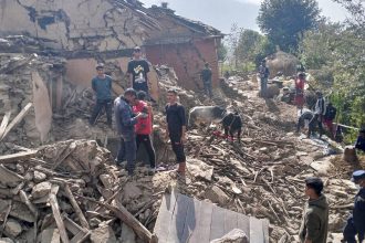 Σεισμός στο Νεπάλ: Θρήνος για τους 157 νεκρούς – Στους 250 οι τραυματίες