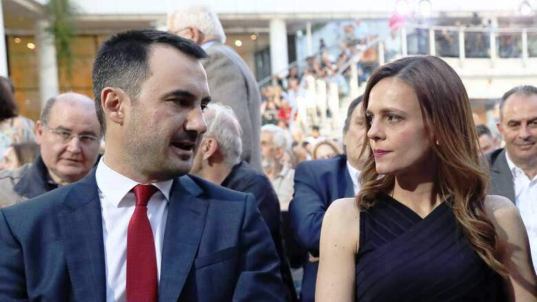 Παραμένει... προς το παρόν στον ΣΥΡΙΖΑ καταγγέλλοντας τον Κασσελάκη για ακροδεξιές μεθόδους η ομάδα της Έφης Αχτσιόγλου
