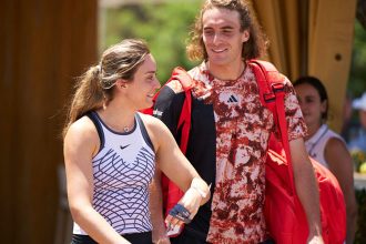 Στέφανος Τσιτσιπάς για Paula Badosa: «Με αγαπάει και με ταΐζει, εγώ σιδερώνω στο σπίτι»