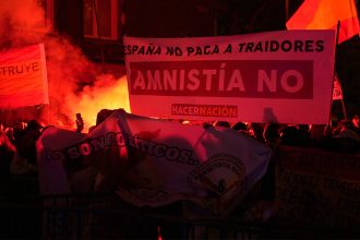 Ισπανία: Δεκάδες τραυματίες από διαδηλώσεις ακροδεξιών ενάντια στην αμνηστία για τους Καταλανούς αυτονομιστές