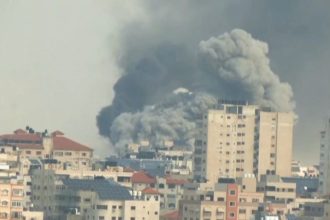 Αγωνία για τους 8 Έλληνες εγκλωβισμένους στην κόλαση της Γάζας