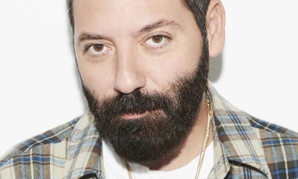 Πέθανε στα 46 του ο καλλιτεχνικός διευθυντής του οίκου Moschino, Davide Renne