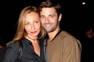 Ρούλα Ρέβη: Έκλεισε τα 50 και δημοσίευσε μια φωτογραφία από το παρελθόν