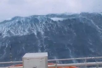 Κρουαζιερόπλοιο του τρόμου – «Πολιορκία» από κύματα 16 μέτρων και 100 τραυματίες ΒΙΝΤΕΟ