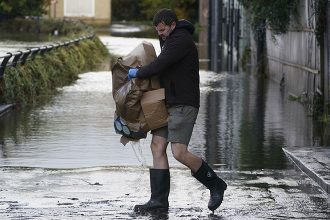 Γαλλία: Ένας νεκρός από την καταιγίδα Κιαράν
