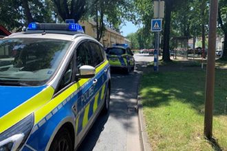 Κλειστό παραμένει το αεροδρόμιο του Αμβούργου - Πάνω από 12 ώρες κρατά όμηρο την κόρη του ο πατέρας